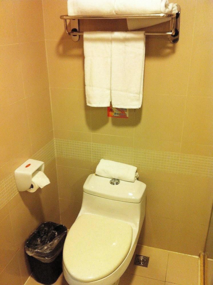 Home Inn Hotel Guiyang Fushui Middle Road エクステリア 写真