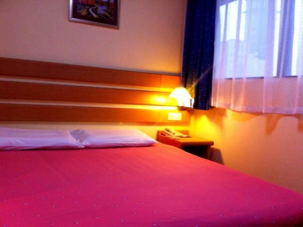 Home Inn Hotel Guiyang Fushui Middle Road エクステリア 写真