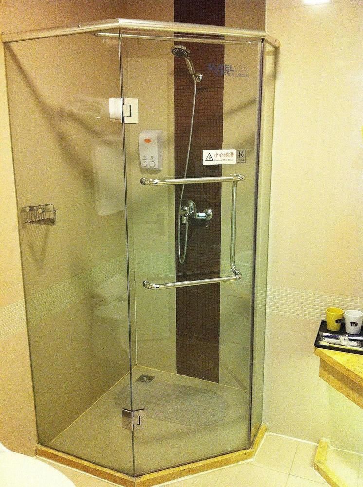 Home Inn Hotel Guiyang Fushui Middle Road エクステリア 写真